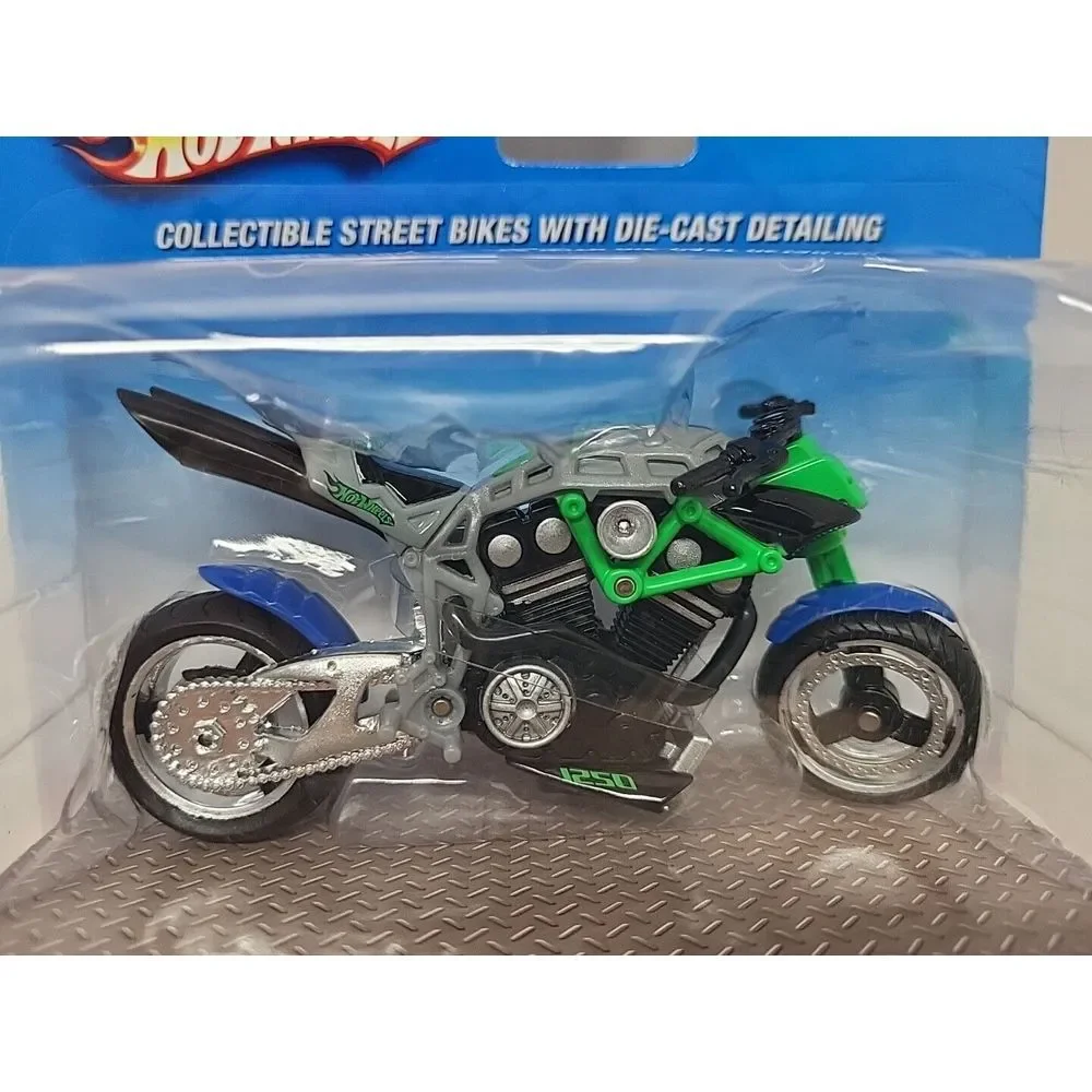 New 2009 Hot Wheels - 1:18 Street Power Motorcycle - X-Blade -‎ Green